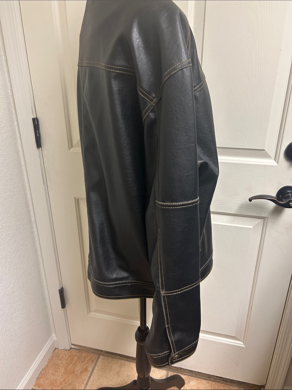 PX Genuine black jacket featuring a minimalist café racer aesthetic. Large - Picture 8 of 13